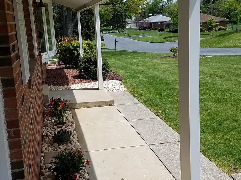 Mosser Dr — Photo 4