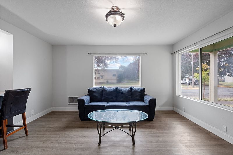 5th image of 1504 8th Avenue