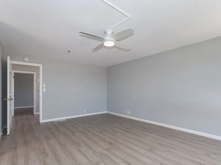 432 Portofino Dr #403 — Photo 28