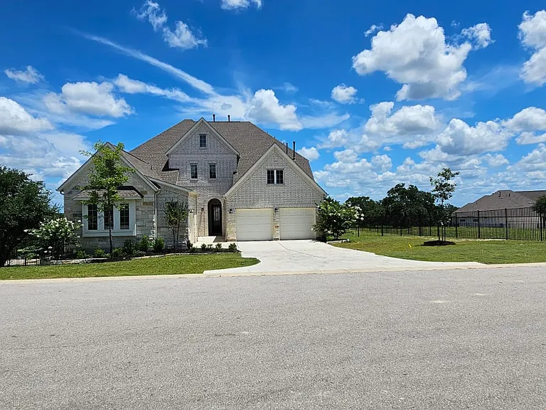 472 Cortaro Dr — Photo 1