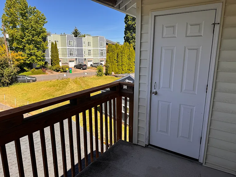 Loganberry Commons — Photo 11