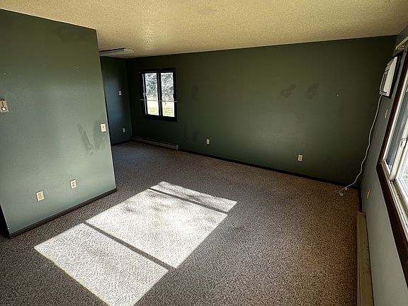 5th image of 384 Railroad Ave #A04