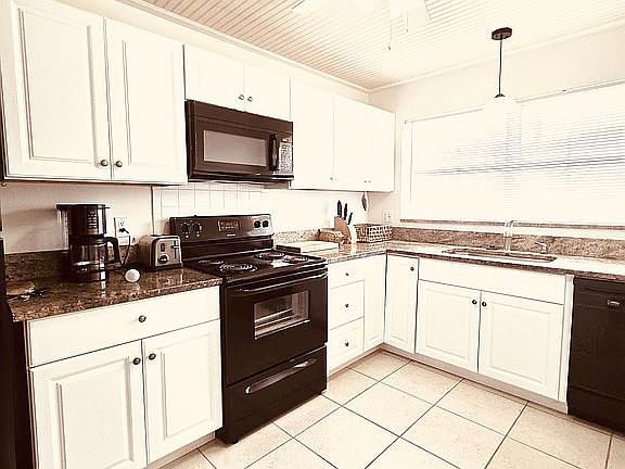 4th image of 2018 S Federal Hwy APT A305