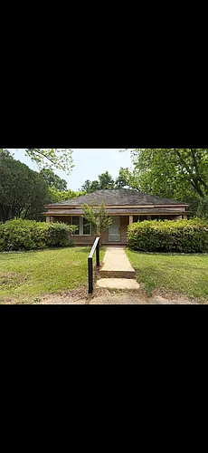 146 Coombs Ave Photo 1