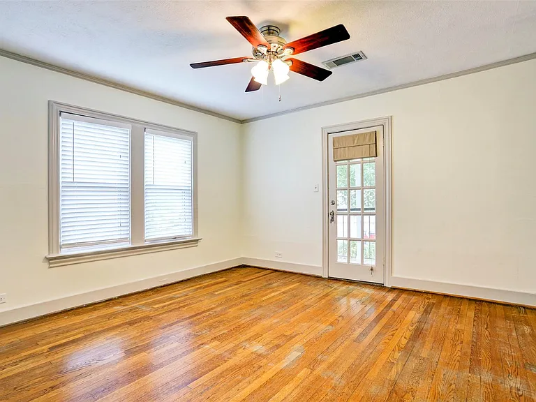 2324 Goldsmith St #B — Photo 10