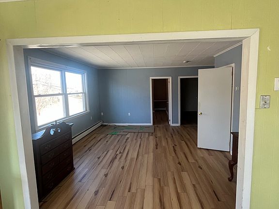 3rd image of 527 Station Rd #8