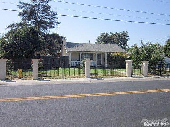 2nd image of 601 Cummins Way