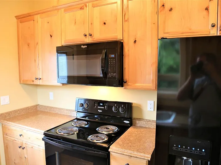 2941 SW Morris Ave — Photo 2