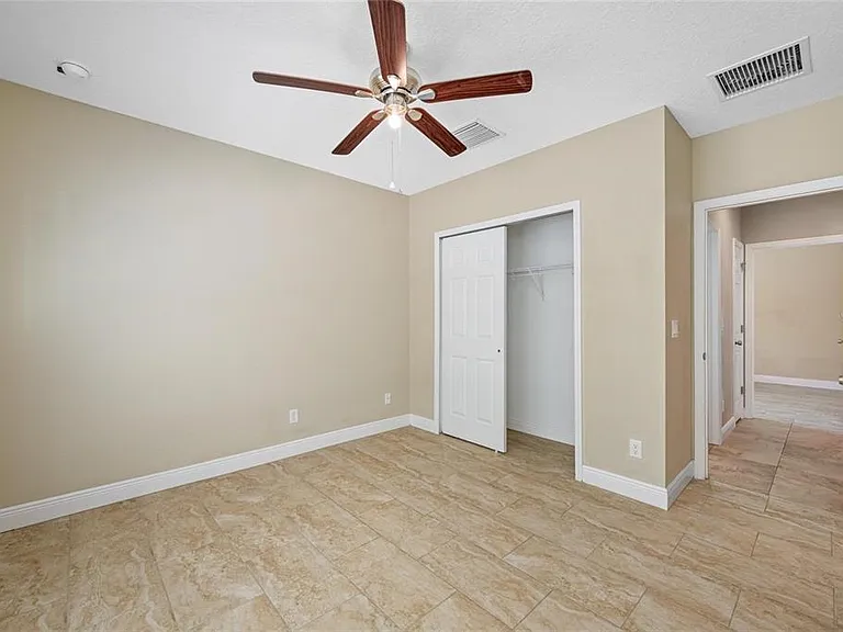 230 Clayton St — Photo 6