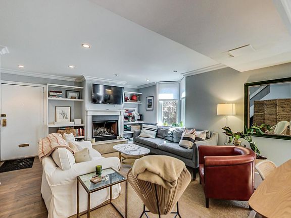 3rd image of 2050 N Larrabee St #0