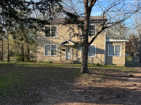 1009 Atkinson Dr, Lufkin, TX 75901