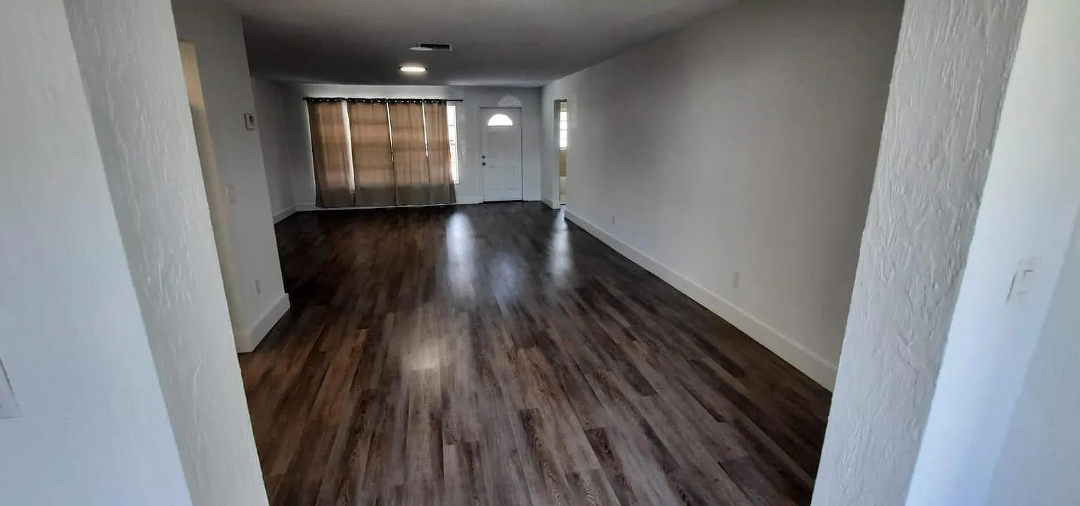 3 bed, 2.0 bath, 1551 sqft, $3,200 — Photo 2
