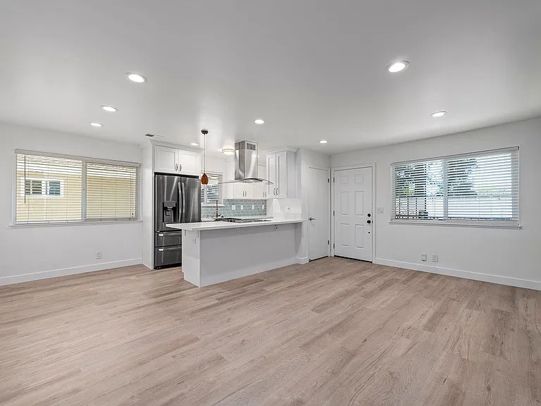 2466 Golzio Ct #4 — Photo 4