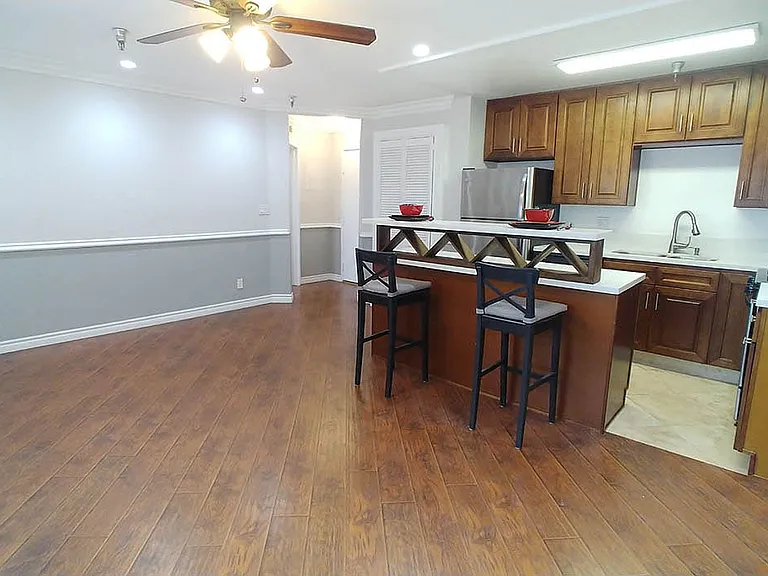 Five Star Suites — Photo 186
