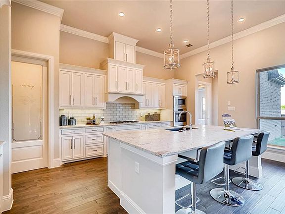 5th image of 6439 Hawks Ridge Dr