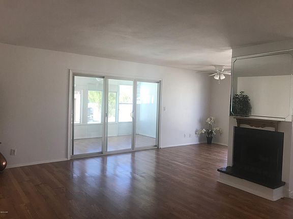 4th image of 155 Acoma Blvd N