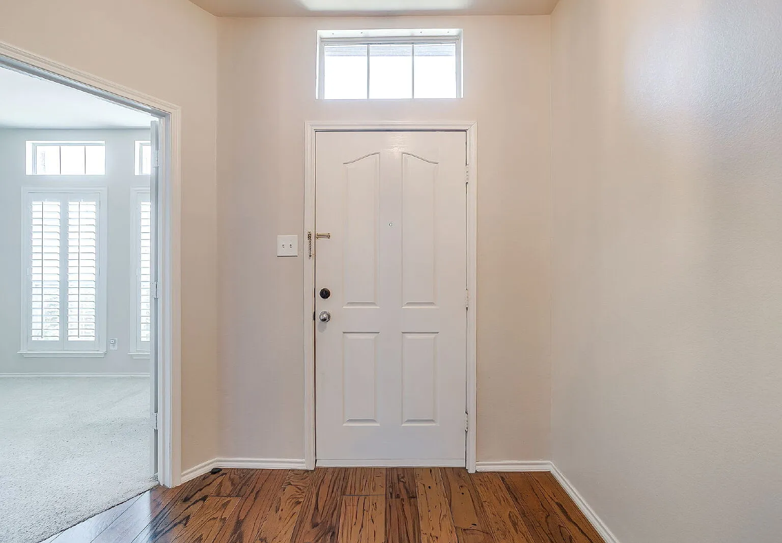 3 bed, 2.0 bath, 1895 sqft, $3,500 — Photo 3