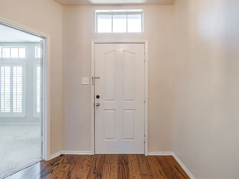 9712 Minton Dr — Photo 3