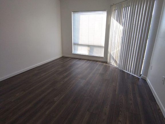 4th image of 4322 Aqua Vista Dr