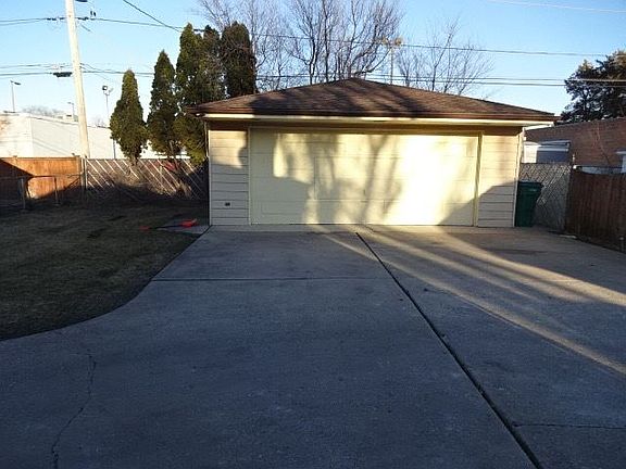 5th image of 1915 Belleview Ave