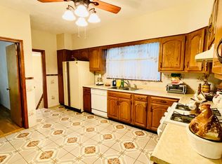 (Undisclosed Address), Somerville, MA 02145