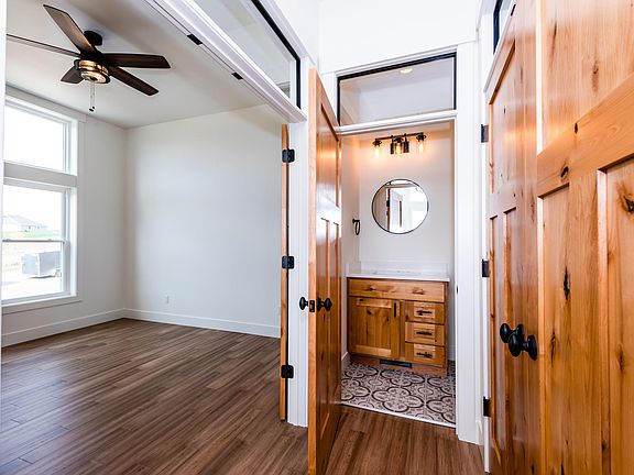 5th image of 10522 Madeline Way