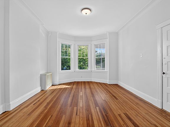3rd image of 42 Duer Pl #1