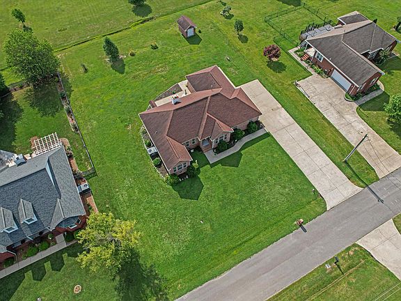 2nd image of 11 Brown Creek Dr