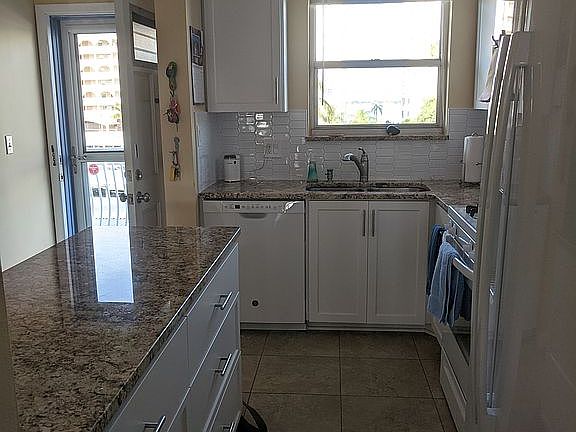 3rd image of 5925 Shore Blvd S APT 304