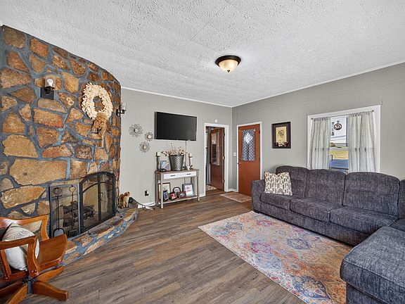 3rd image of 311 Clark St