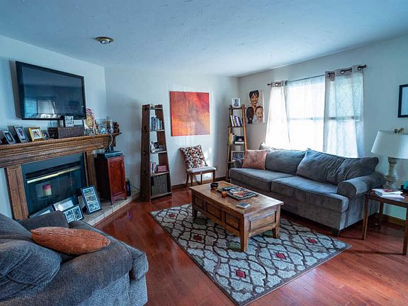 4th image of 1811 Tuxworth Ave #1