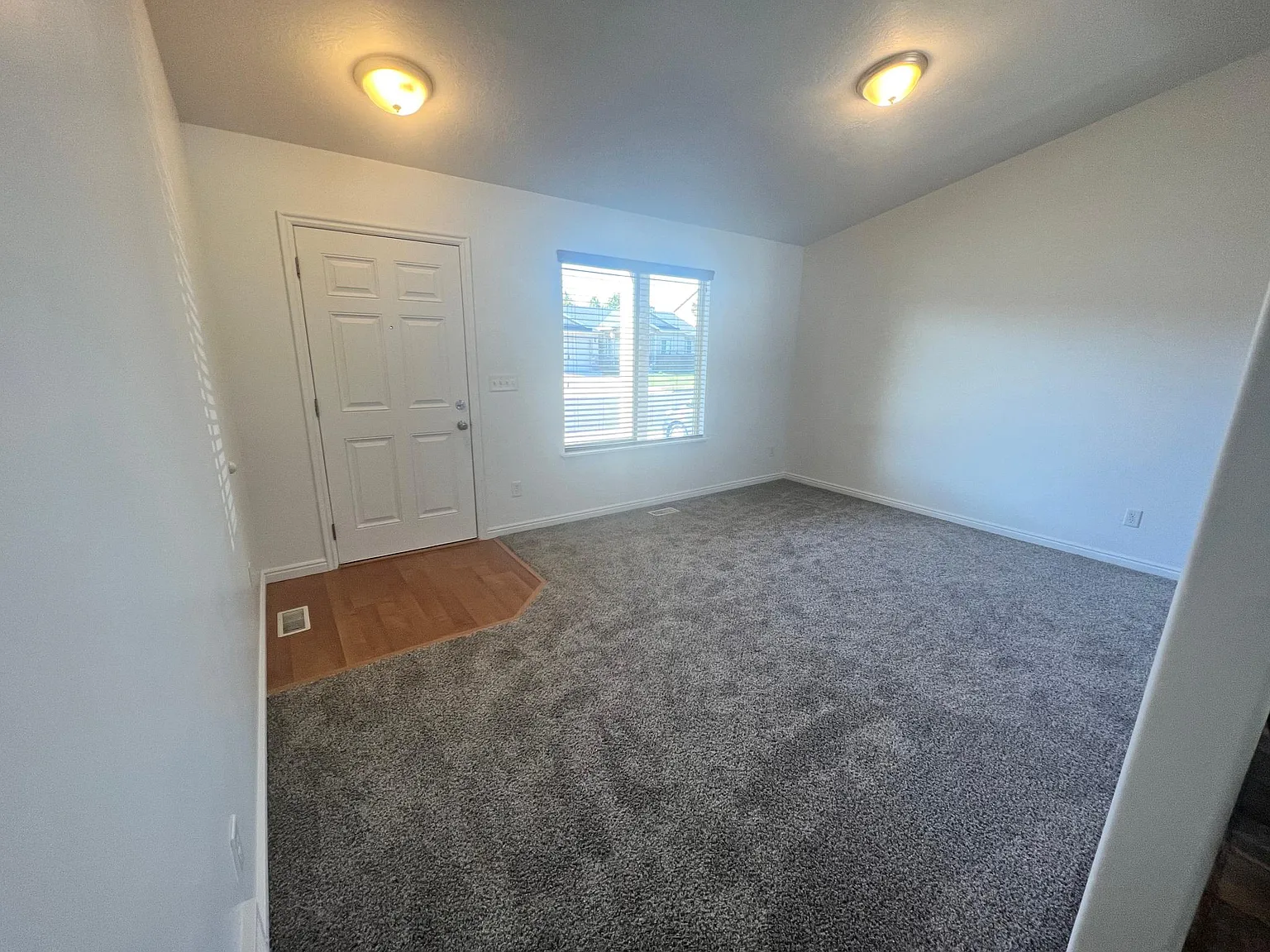 1515 S Spring Creek Dr — Photo 4