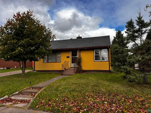 825 12th Ave, Two Harbors, MN 55616