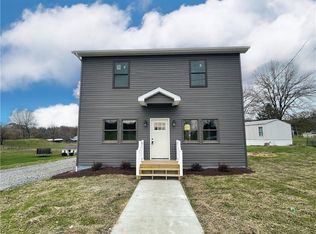 238 Reserve Sq, Wampum, PA 16157