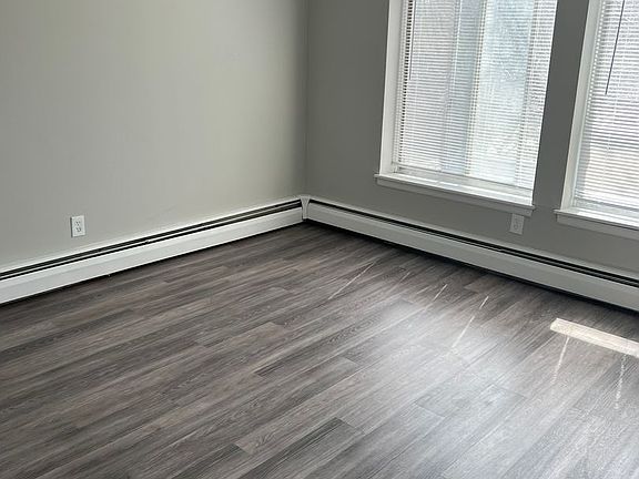 4th image of 2465 N Frederick Ave #302
