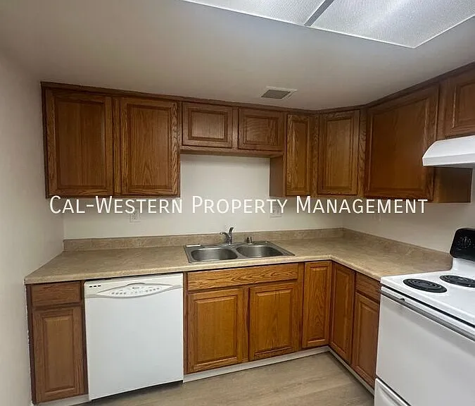 15165 Pratola Ct #B — Photo 10