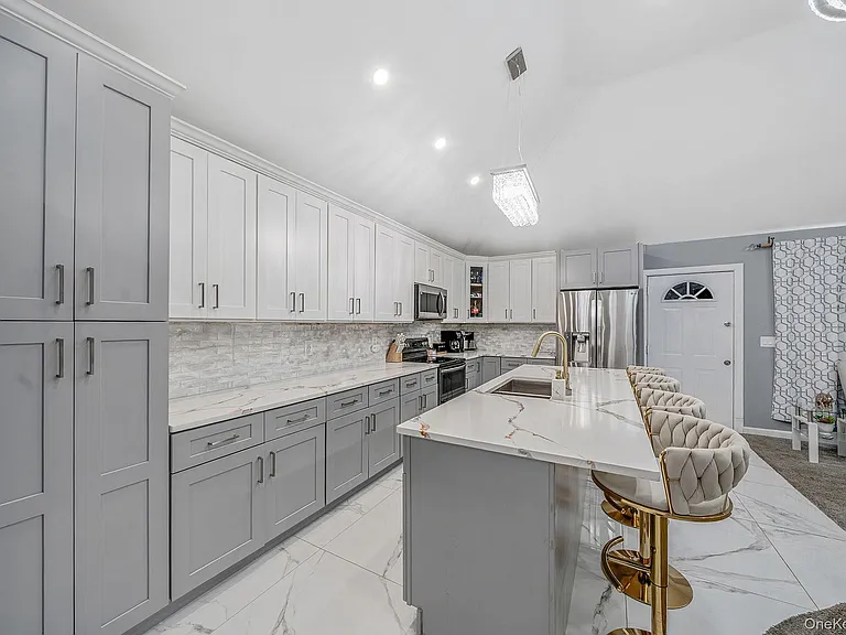 158 Mohawk St — Photo 3