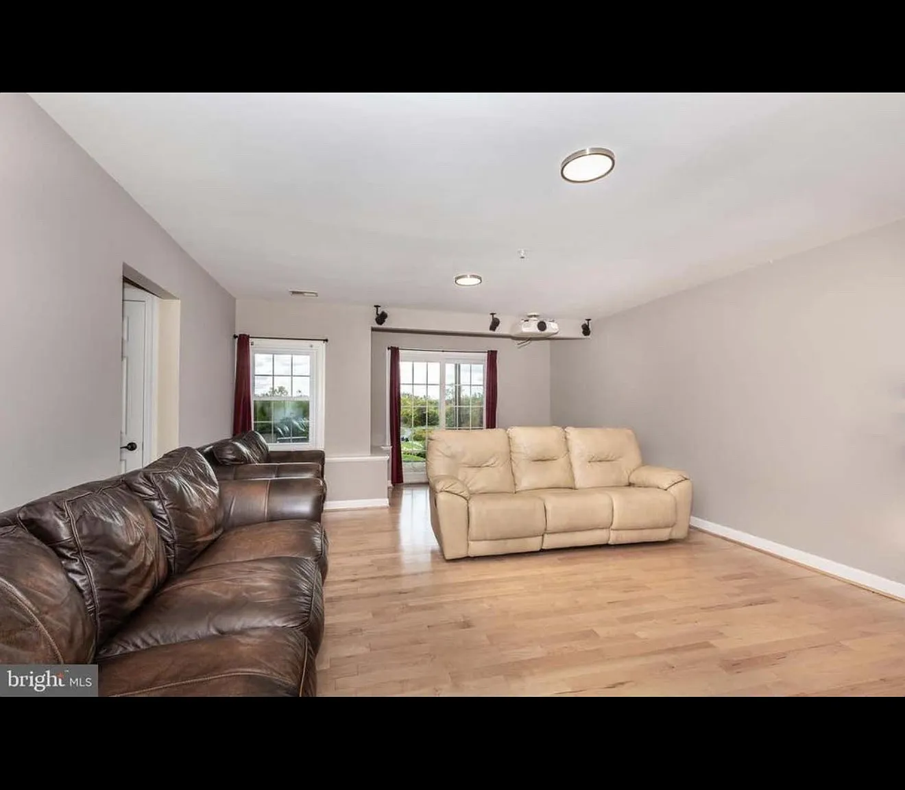 5914 Fox Glen Court — Photo 3