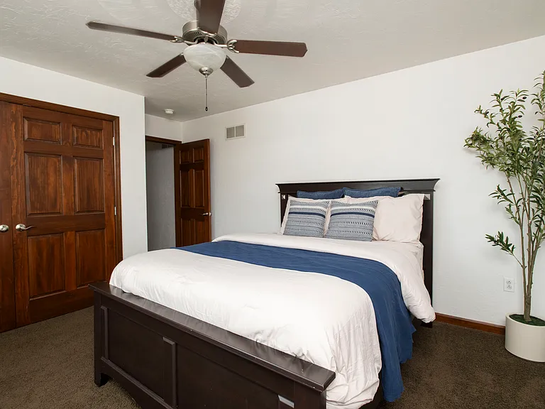 1003 Blackthorne Dr — Photo 17