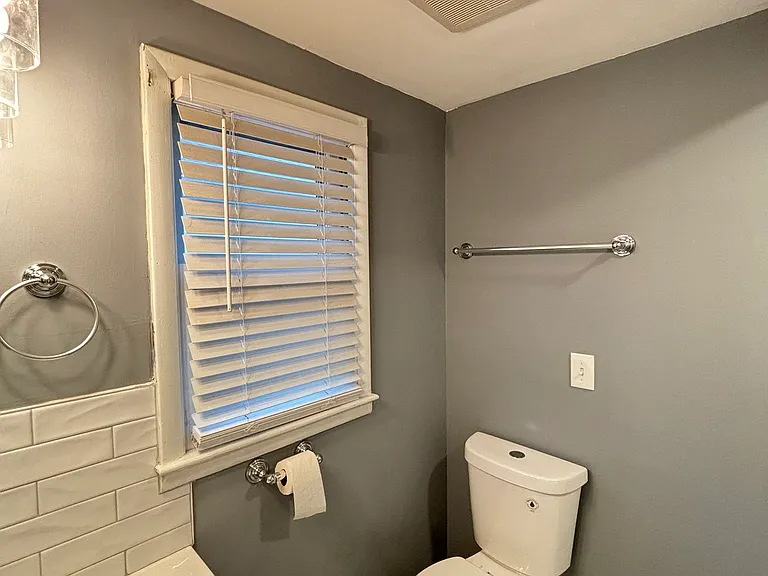 2510 Essex Ave — Photo 5