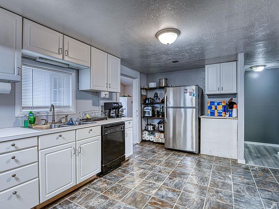3rd image of 259 W Buford Ave