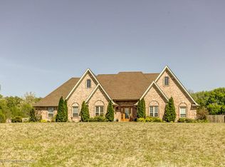 211 Swan Lake Dr, Coldwater, MS 38618