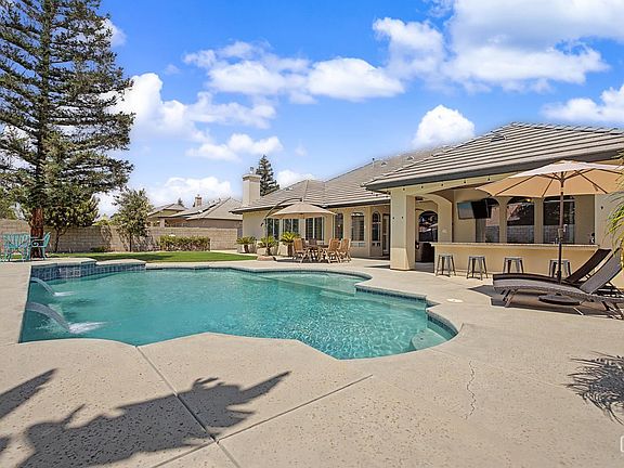 5th image of 15401 Albert Way