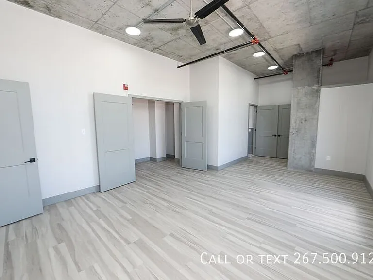 1810 E Venango St #501 — Photo 3