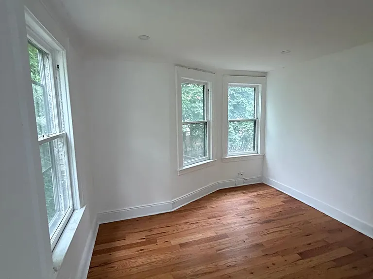 1419 Hiawatha Ave — Photo 8