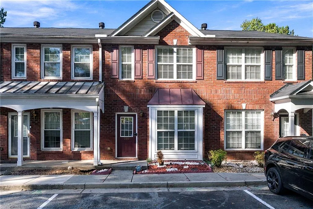 2 bed, 2.5 bath, 1256 sqft, $1,850 — Photo 1