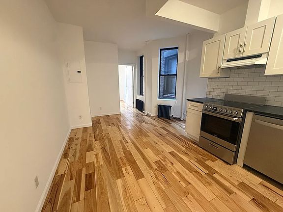 5th image of 426 W 48th St #2WR