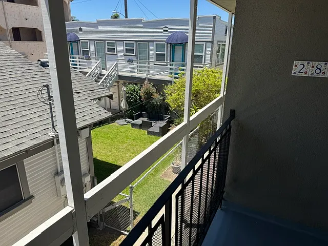 283 Redondo Ave #7 — Photo 11