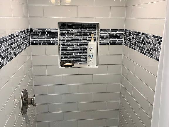 4th image of 15710 Nelson Dr