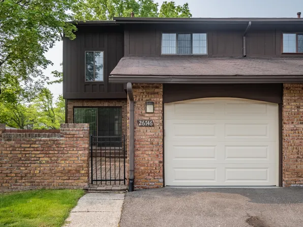 26746 Summerdale Dr, Southfield, MI 48033